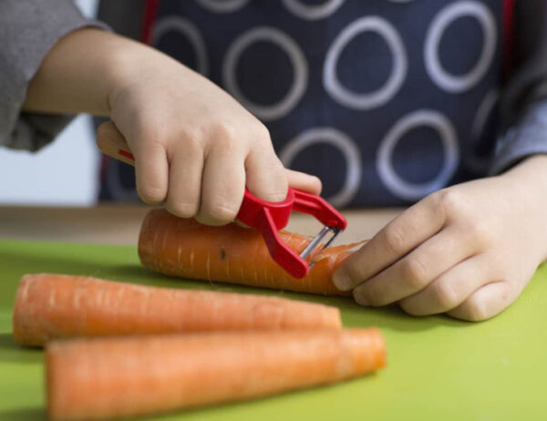 "Le Petit Chef" Peeler